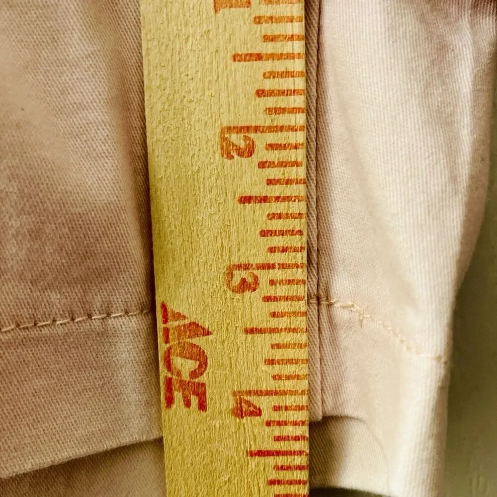 Levi’s Utility Shorts Women’s‎ 32 Light Blush Pink 90s Mid Rise Pockets Stretch
